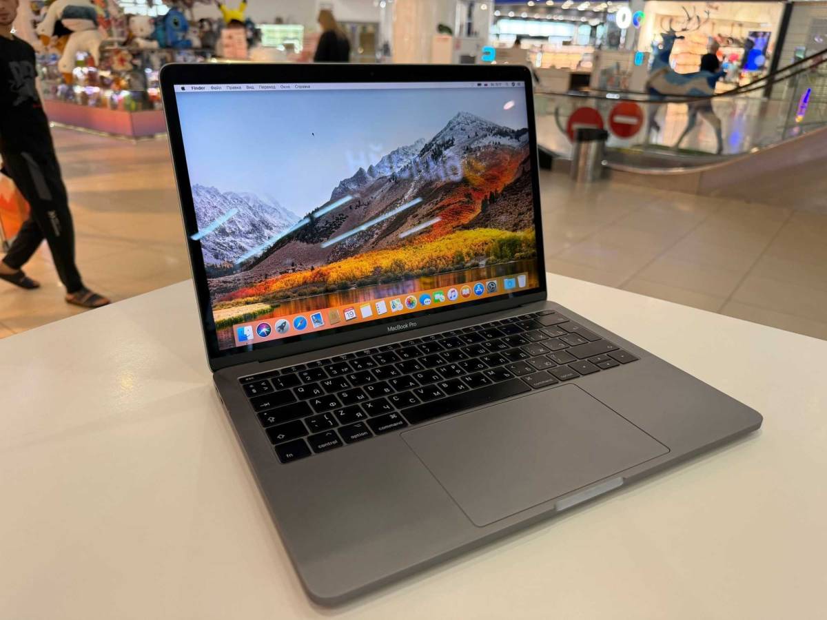 MacBook Pro 13 2017 i5/8Gb/128Gb Space Gray SFVFWHFYAHV22